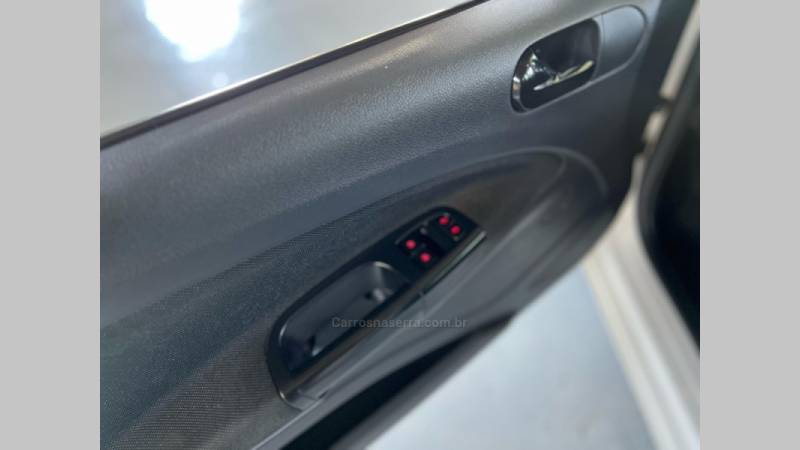 VOLKSWAGEN - GOL - 2019/2020 - Branca - R$ 51.900,00
