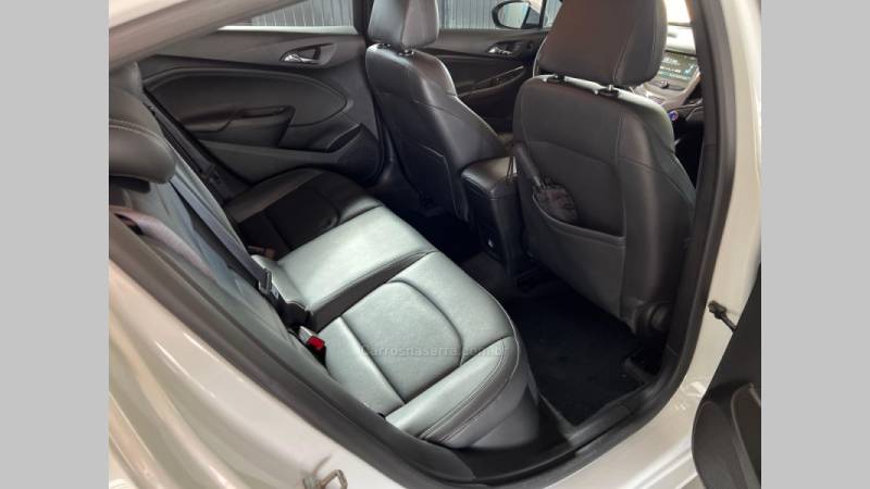 CHEVROLET - CRUZE - 2016/2017 - Branca - R$ 85.900,00