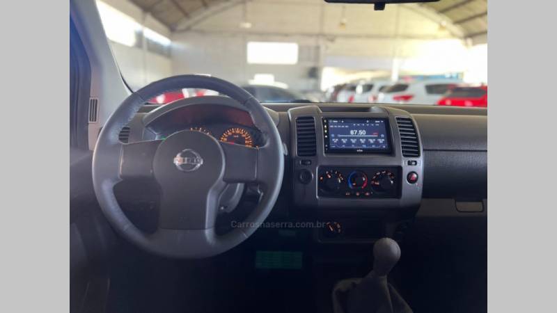 NISSAN - FRONTIER - 2012/2013 - Prata - R$ 89.900,00