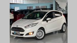 FORD - FIESTA - 2015/2016 - Branca - R$ 57.900,00