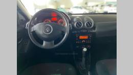 RENAULT - SANDERO - 2013/2013 - Prata - R$ 41.900,00