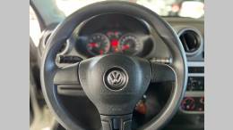 VOLKSWAGEN - VOYAGE - 2013/2014 - Prata - R$ 39.900,00