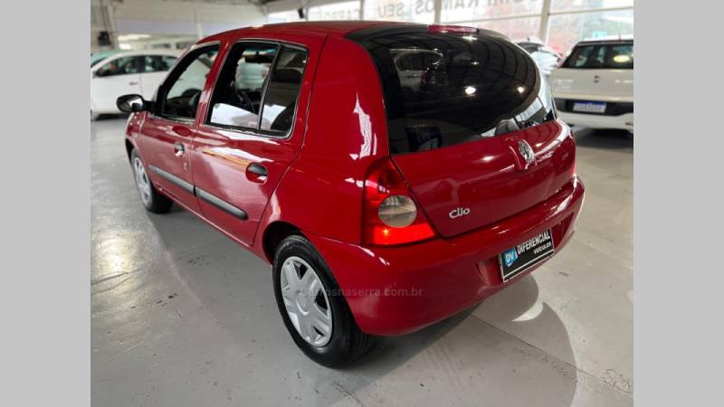 RENAULT - CLIO - 2011/2011 - Vermelha - R$ 23.900,00