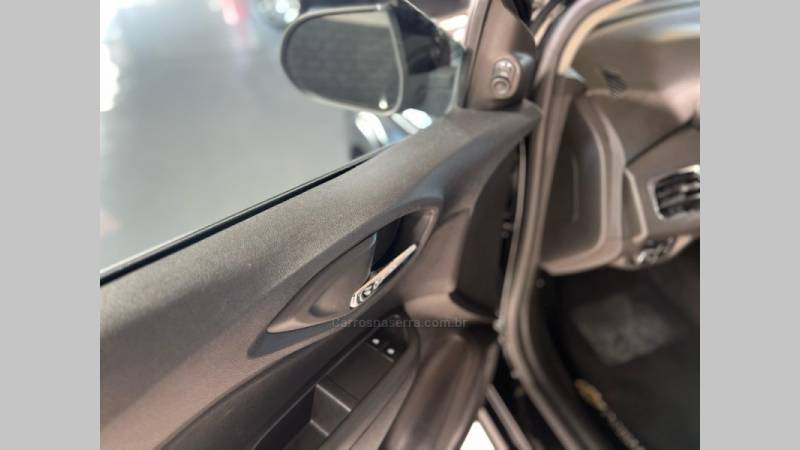 CHEVROLET - PRISMA - 2018/2019 - Preta - R$ 69.900,00