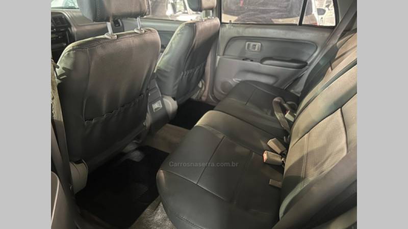 TOYOTA - HILUX SW4 - 2002/2002 - Prata - R$ 77.900,00