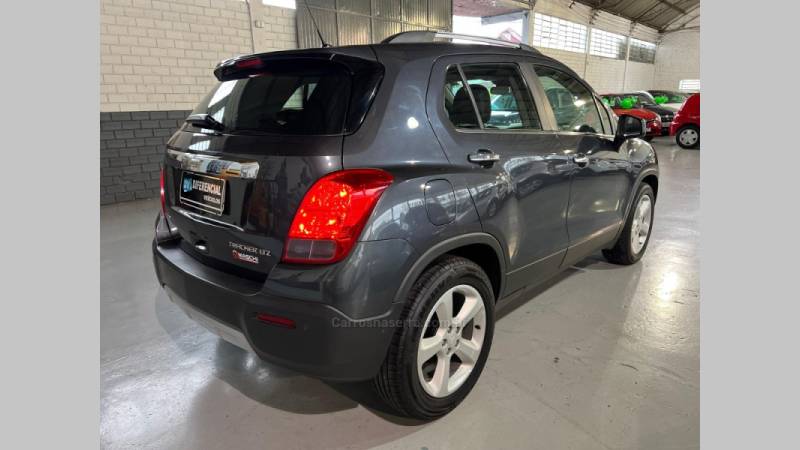 CHEVROLET - TRACKER - 2014/2015 - Cinza - R$ 70.900,00