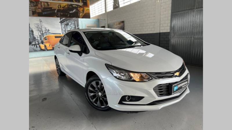 CHEVROLET - CRUZE - 2016/2017 - Branca - R$ 85.900,00
