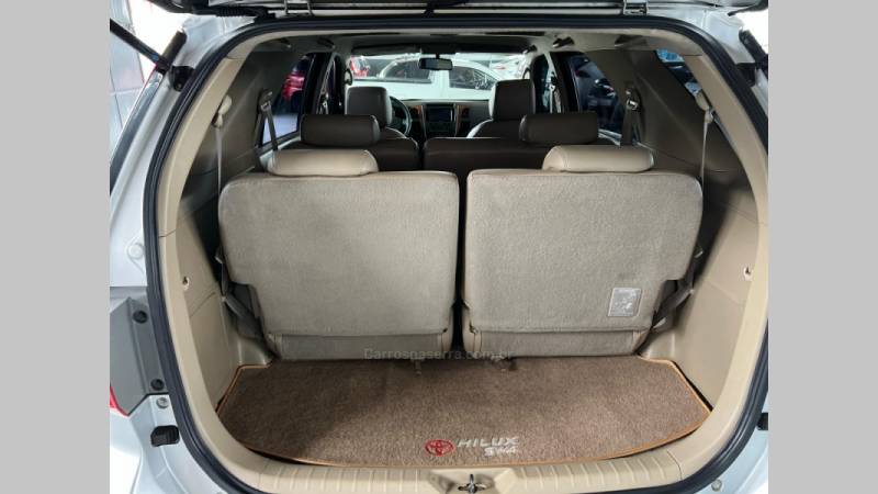 TOYOTA - HILUX SW4 - 2009/2010 - Bege - R$ 99.900,00