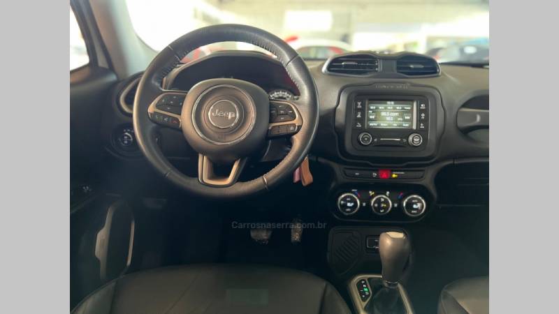 JEEP - RENEGADE - 2017/2018 - Branca - R$ 77.900,00
