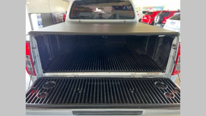 NISSAN - FRONTIER - 2012/2013 - Prata - R$ 89.900,00
