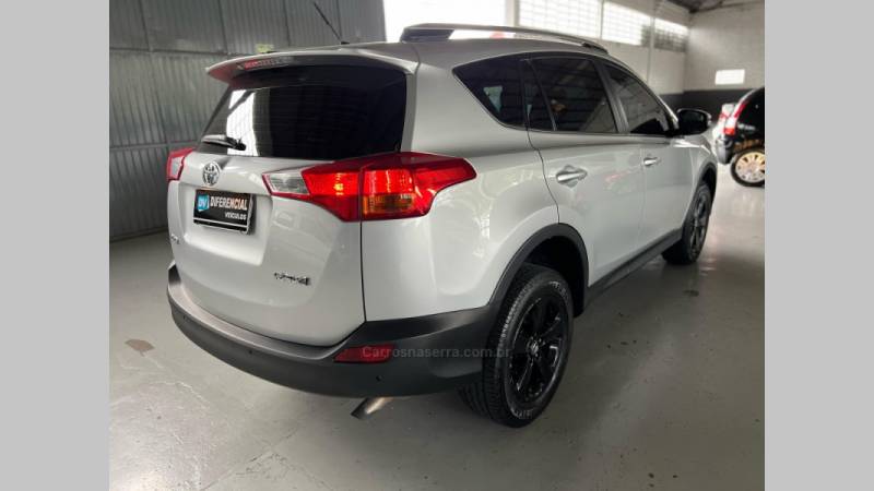 TOYOTA - RAV4 - 2014/2015 - Prata - R$ 94.900,00
