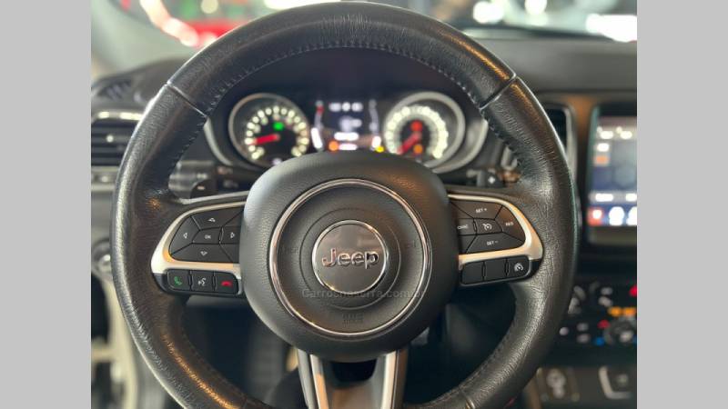 JEEP - COMPASS - 2017/2018 - Branca - R$ 96.900,00