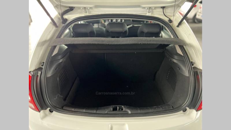 CITROËN - C3 - 2012/2013 - Branca - R$ 38.900,00