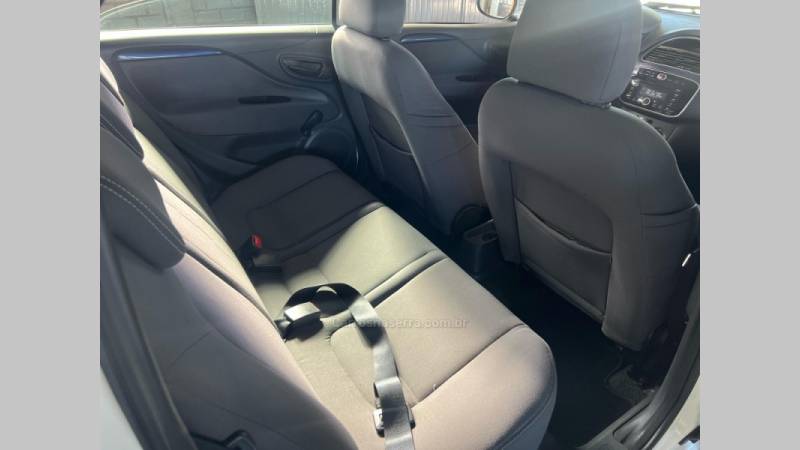 FIAT - PUNTO - 2013/2013 - Branca - R$ 37.900,00