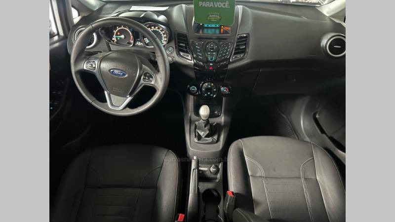 FORD - FIESTA - 2015/2016 - Branca - R$ 57.900,00