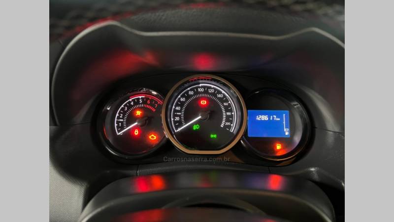RENAULT - DUSTER - 2016/2017 - Prata - R$ 67.900,00