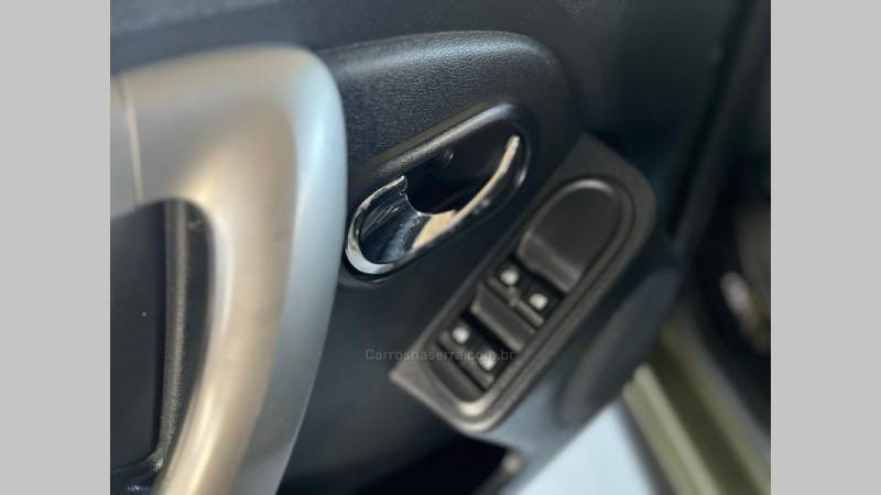 RENAULT - DUSTER OROCH - 2017/2018 - Verde - R$ 74.900,00