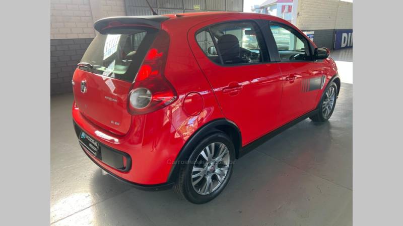 FIAT - PALIO - 2013/2014 - Vermelha - R$ 42.900,00