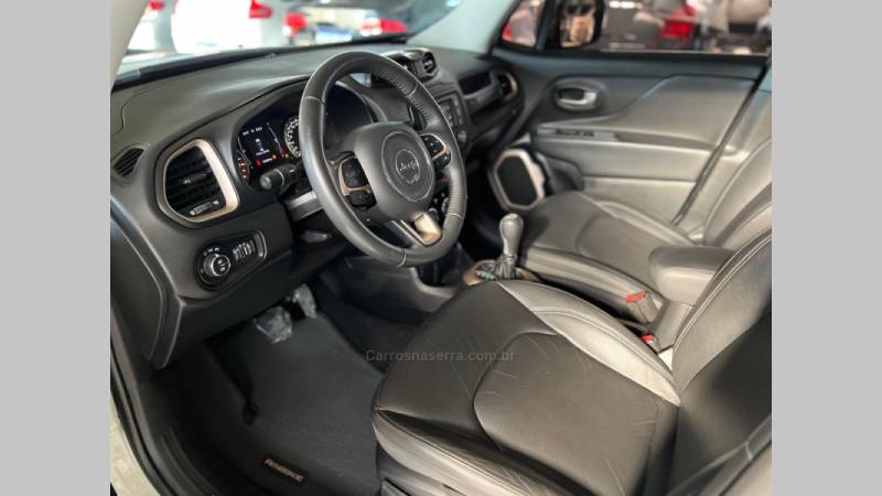 JEEP - RENEGADE - 2017/2018 - Branca - R$ 77.900,00