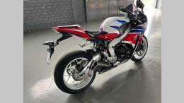 HONDA - CBR 1000RR - 2013/2013 - Branca - R$ 59.900,00