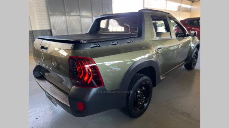 RENAULT - DUSTER OROCH - 2017/2018 - Verde - R$ 74.900,00