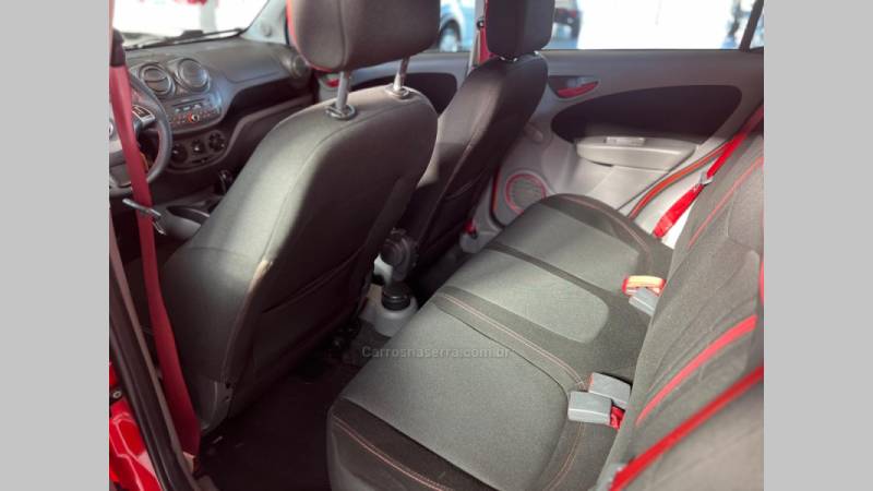 FIAT - PALIO - 2013/2014 - Vermelha - R$ 42.900,00
