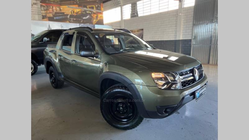 RENAULT - DUSTER OROCH - 2017/2018 - Verde - R$ 74.900,00