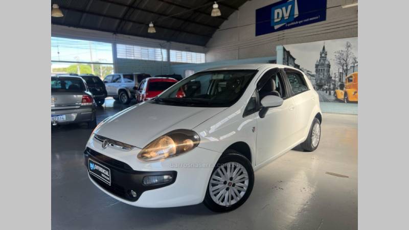 FIAT - PUNTO - 2013/2013 - Branca - R$ 37.900,00