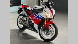 HONDA - CBR 1000RR - 2013/2013 - Branca - R$ 59.900,00