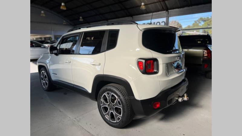 JEEP - RENEGADE - 2017/2018 - Branca - R$ 77.900,00