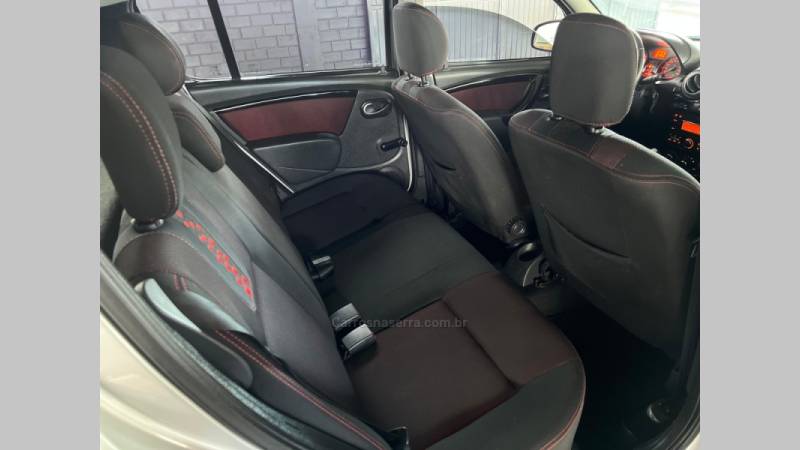RENAULT - SANDERO - 2013/2013 - Prata - R$ 41.900,00