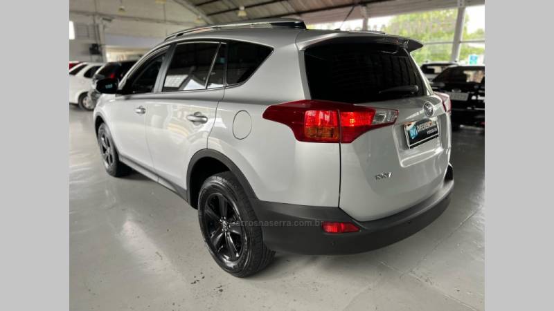 TOYOTA - RAV4 - 2014/2015 - Prata - R$ 89.900,00