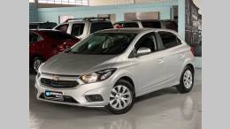 CHEVROLET - ONIX - 2016/2017 - Prata - R$ 55.900,00