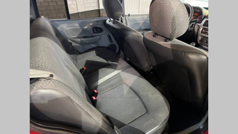 RENAULT - CLIO - 2011/2011 - Vermelha - R$ 23.900,00