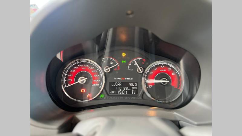 FIAT - PALIO - 2013/2014 - Vermelha - R$ 42.900,00