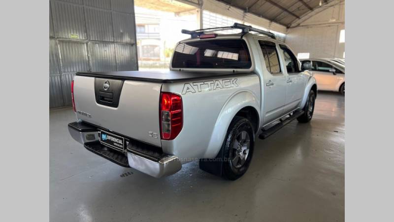 NISSAN - FRONTIER - 2012/2013 - Prata - R$ 89.900,00