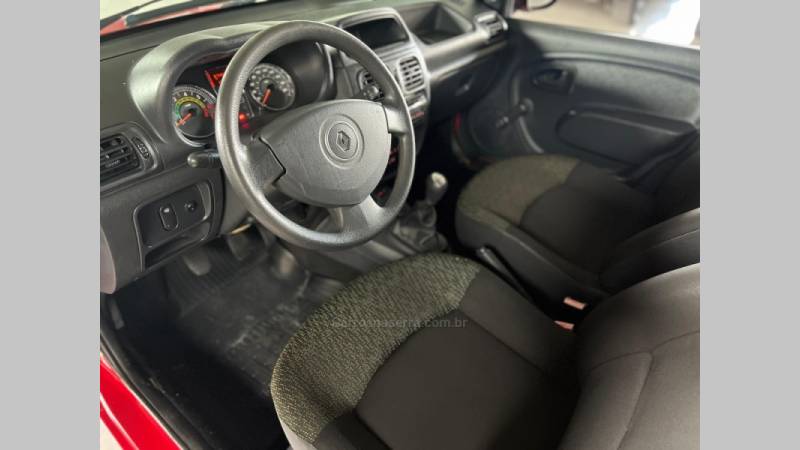 RENAULT - CLIO - 2013/2014 - Vermelha - R$ 29.900,00