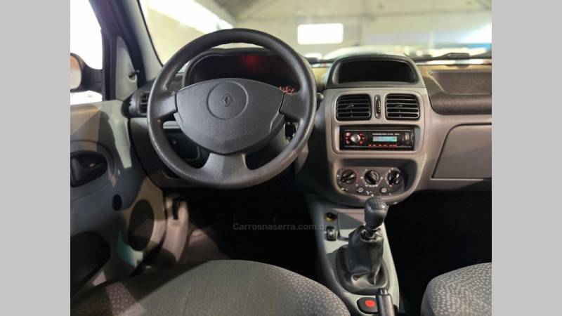 RENAULT - CLIO - 2011/2011 - Vermelha - R$ 23.900,00