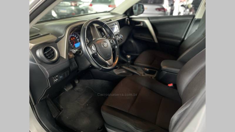TOYOTA - RAV4 - 2014/2015 - Prata - R$ 94.900,00