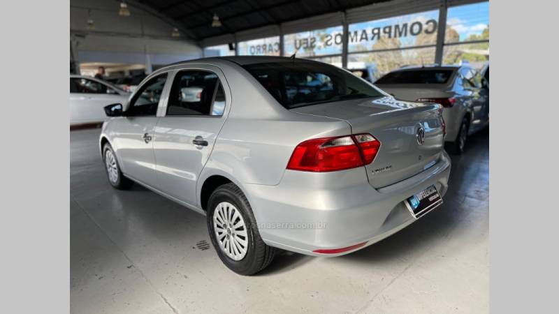 VOLKSWAGEN - VOYAGE - 2013/2014 - Prata - R$ 39.900,00