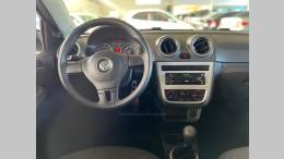 VOLKSWAGEN - VOYAGE - 2013/2014 - Prata - R$ 39.900,00