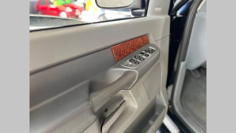DODGE - RAM - 2005/2006 - Preta - R$ 129.900,00