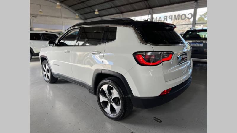JEEP - COMPASS - 2017/2018 - Branca - R$ 96.900,00