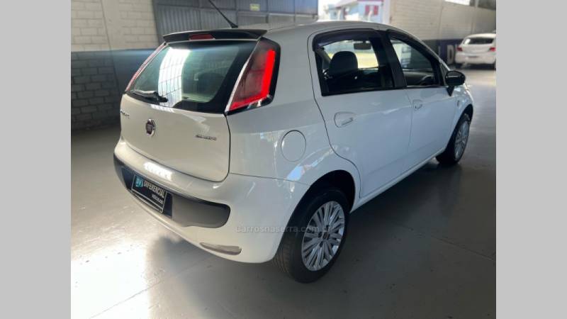 FIAT - PUNTO - 2013/2013 - Branca - R$ 37.900,00