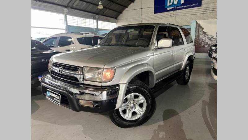 TOYOTA - HILUX SW4 - 2002/2002 - Prata - R$ 77.900,00