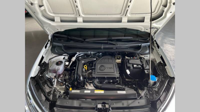 VOLKSWAGEN - VIRTUS - 2023/2023 - Prata - R$ 119.900,00