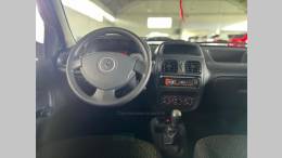 RENAULT - CLIO - 2013/2014 - Vermelha - R$ 29.900,00