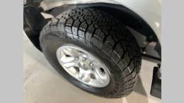 TOYOTA - HILUX SW4 - 2002/2002 - Prata - R$ 77.900,00