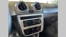 VOLKSWAGEN - VOYAGE - 2013/2014 - Prata - R$ 39.900,00