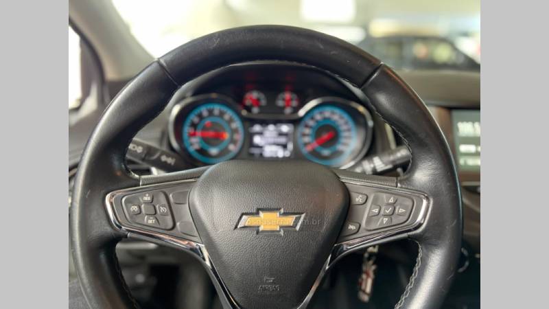 CHEVROLET - CRUZE - 2016/2017 - Branca - R$ 85.900,00